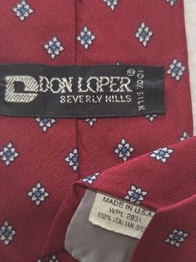 Don Loper Vintage 100% Italian Silk Burgundy Medallion Tie
